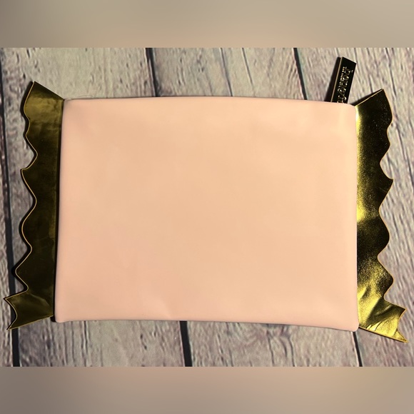 NWOT Benefit San Francisco Cosmetic Bag Never Used - Picture 2 of 5